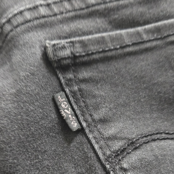 Levi's Charcoal Women's Skinny Jeans - Picture 5 of 12